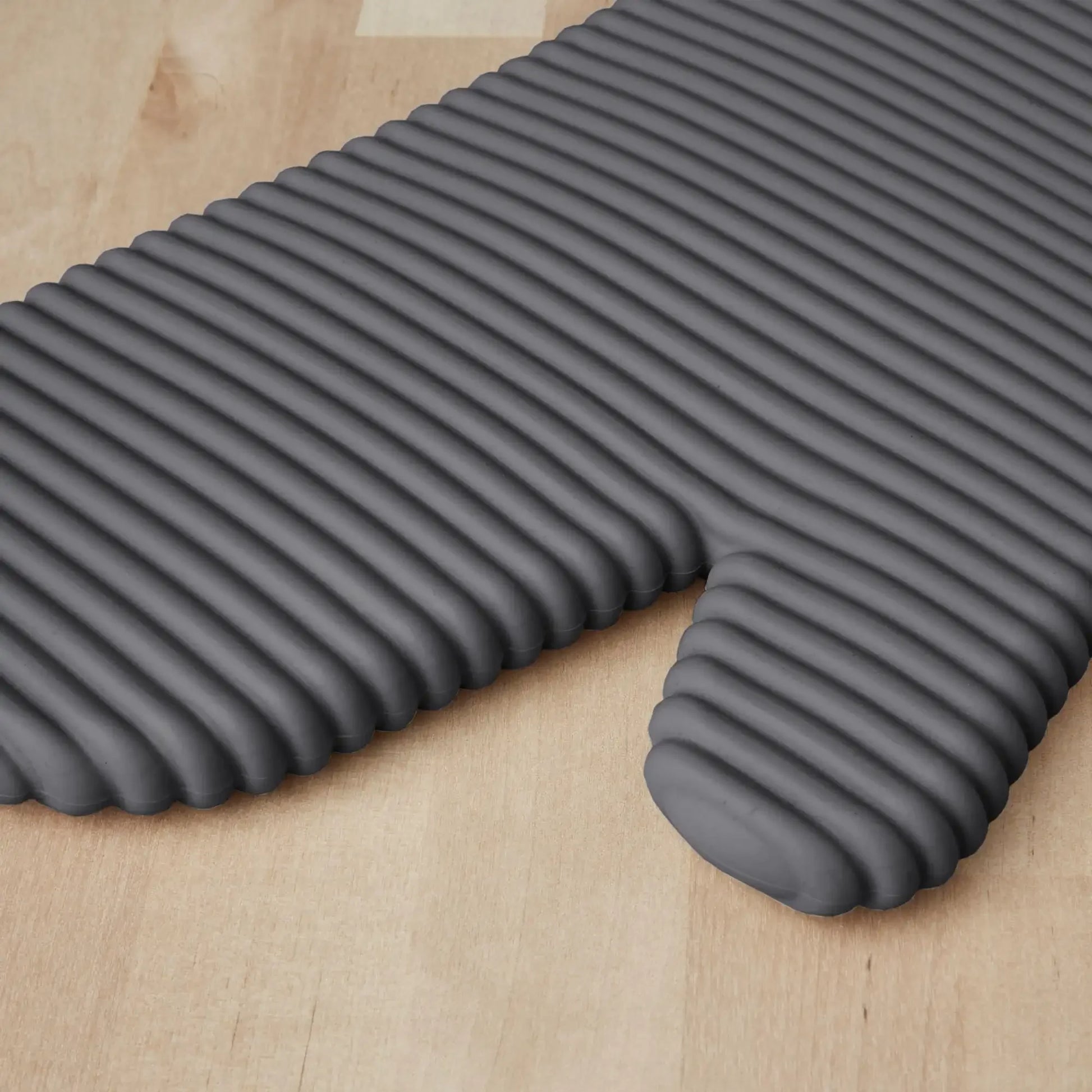 Ribbed Soft Silicone Oven Mitt 2-Pack Set, Charcoal Grey, 7.5"x13", heat resistant gloves - Cooky Kitchenware